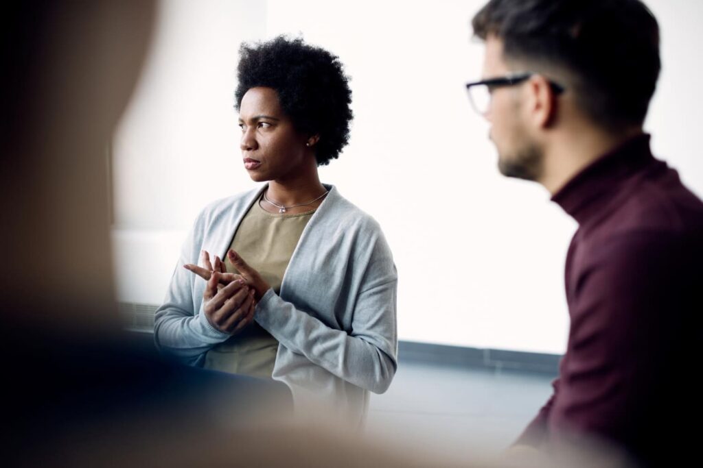 O que é um conflito interpessoal?